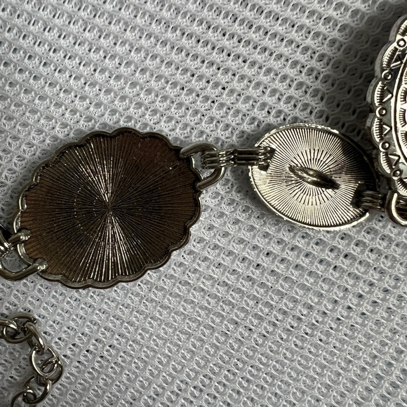 Metal Medalion Belt Ovals Chain Clasp Size Small Shiny Silver - Picture 7 of 10